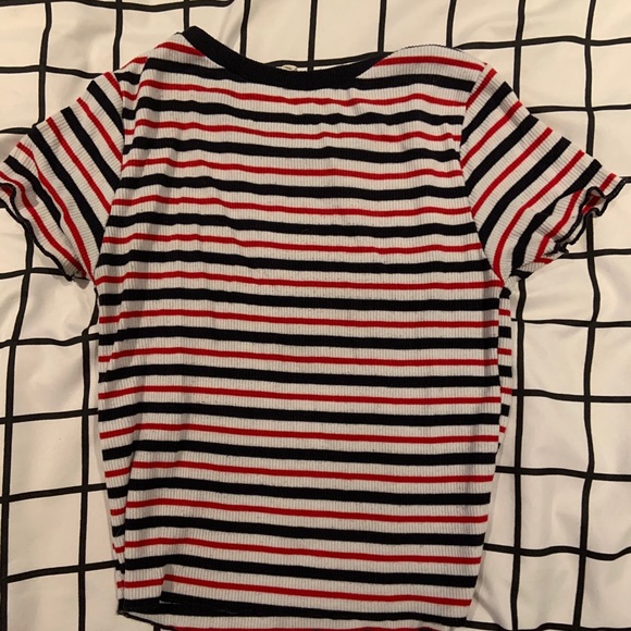 Garage short sleeve crop top with lettuce edge - Picture 2 of 2